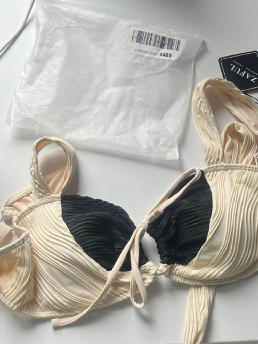 Zaful Stylish Cream and Black Bikini Top